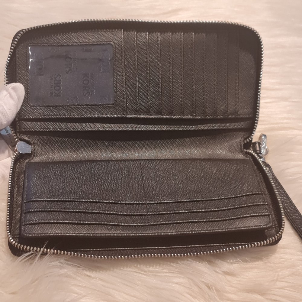 Michael Kors Jet Set Continental Travel Clutch - Picture 3 of 5